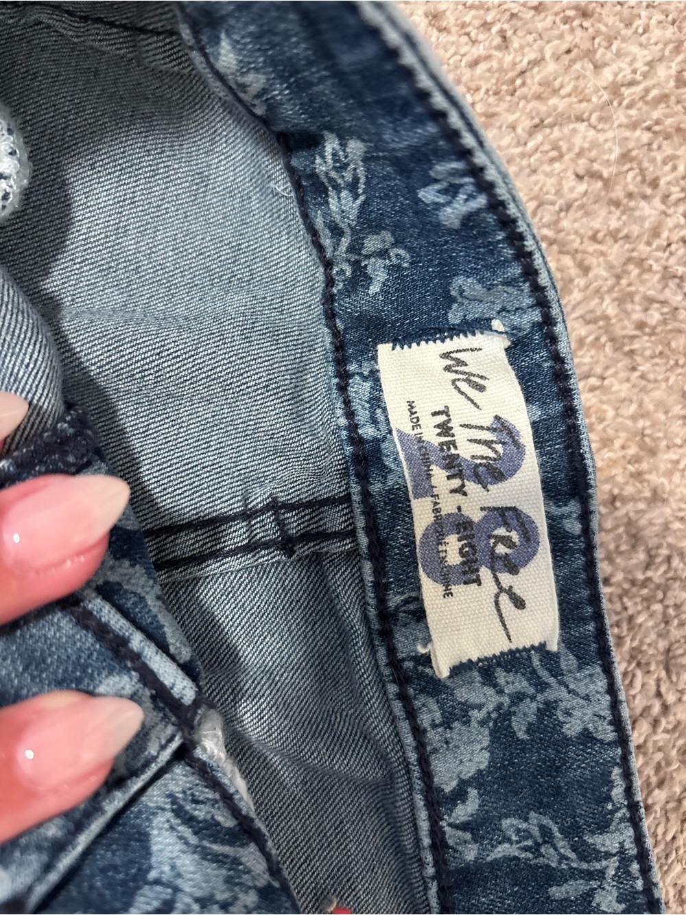 We The Free Blue Floral-Pattern Flare Jeans 28x32 - Picture 6 of 8
